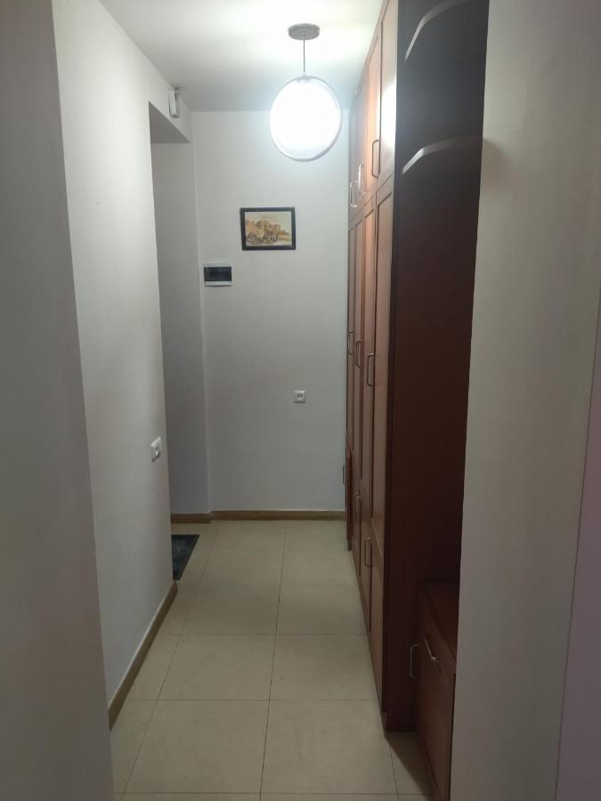 Abovyan 36 Apt & Tour Erevan Esterno foto