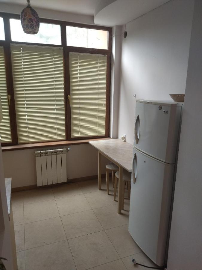 Abovyan 36 Apt & Tour Erevan Esterno foto